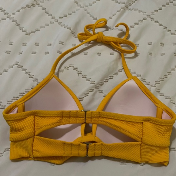 Shade & Shore yellow bikini. 32 B/S - Picture 3 of 7